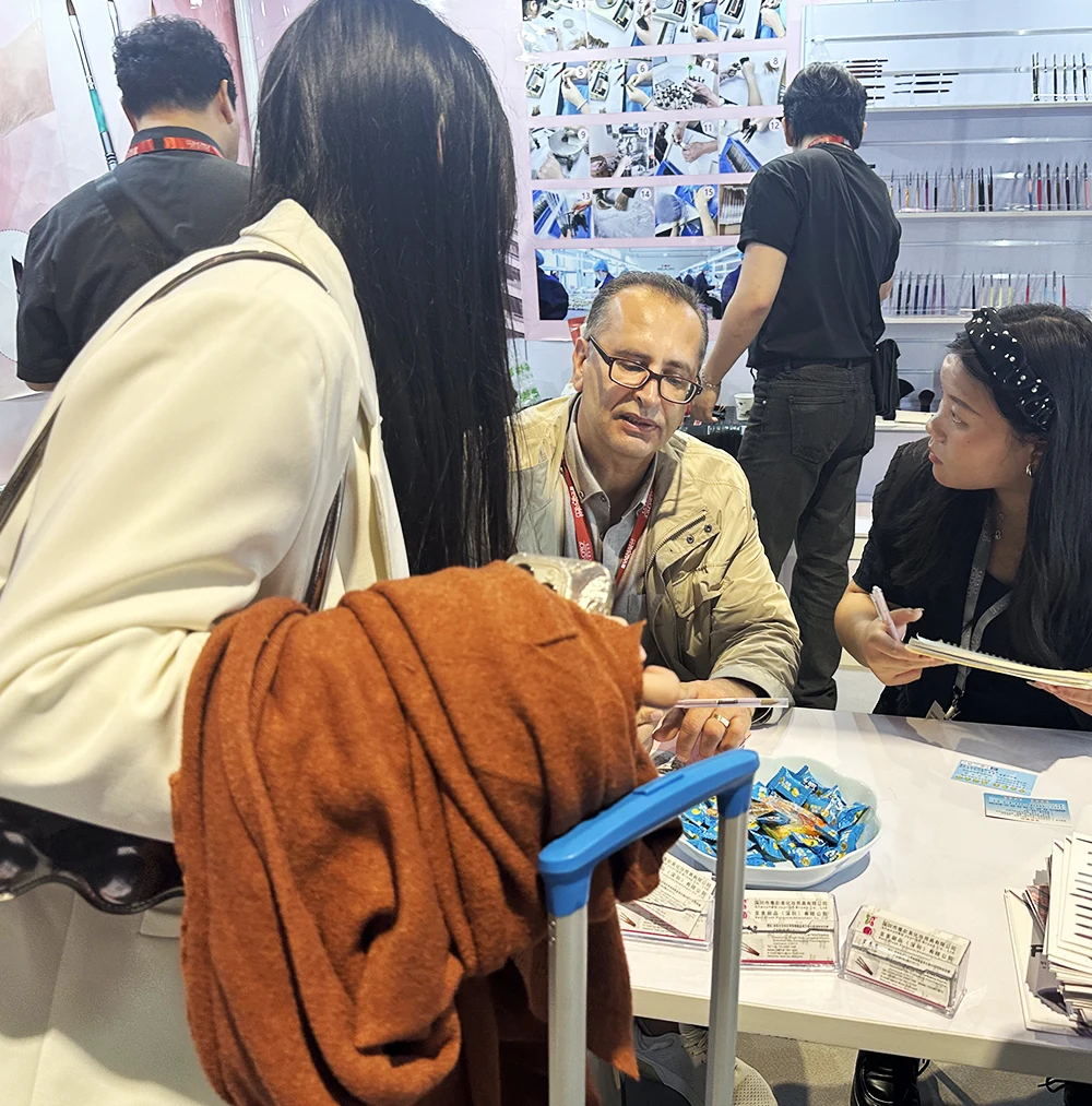 Cosmoprof HK 2024는 많은 네일 브러시 구약과 새로운 프라이드를 만났습니다.